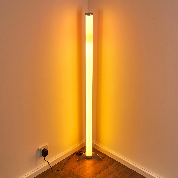 Hofstein Laugar Stehlampe LED Silber, 1-flammig, Fernbedienung, Farbwechsler – Bild 12