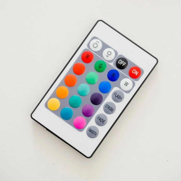 Paul Neuhaus Leuchten Paul Neuhaus DAAN-RGB Deckenleuchte LED Chrom, 2-flammig, Fernbedienung, Farbwechsler – Bild 19